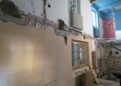 All the floors of the bastide have been removed