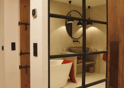 3 en 1 : cloison-verrière-miroir