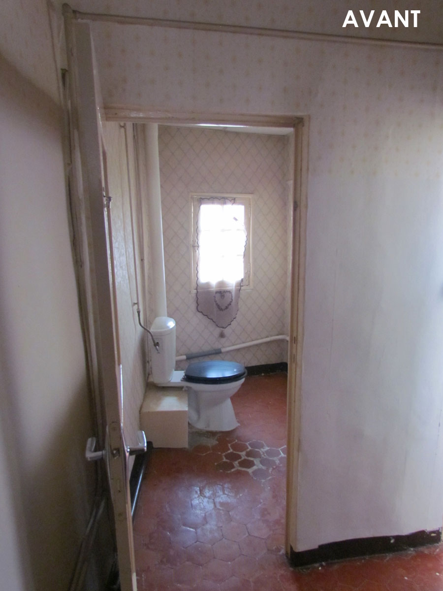 the bathroom before the works