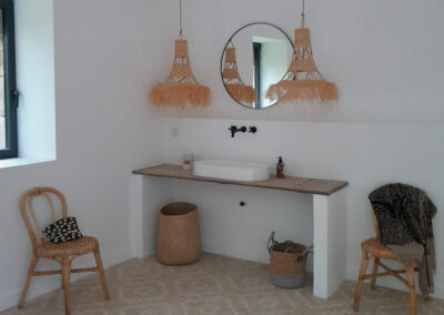 an old shutter as a washbasin surface